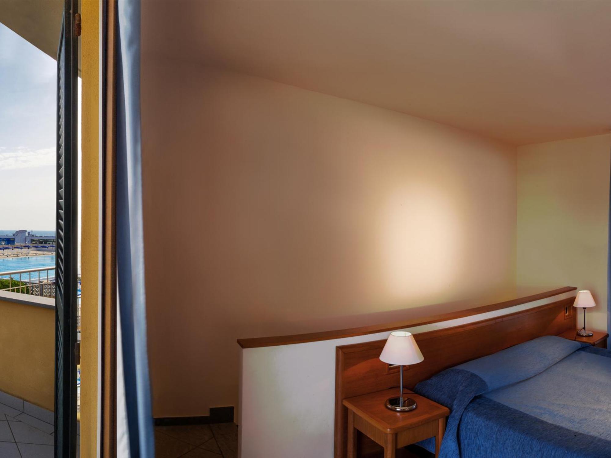 Continental Resort Tirrenia Ngoại thất bức ảnh